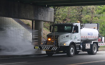 A Bridge Washing Truck