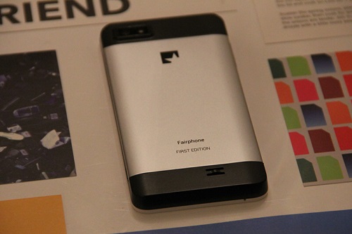 B EARTHTALK fairphone