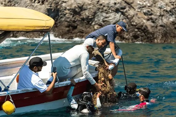 EARTHTALK:  GHOST FISHING GEAR FOULS WORLD’S OCEANS