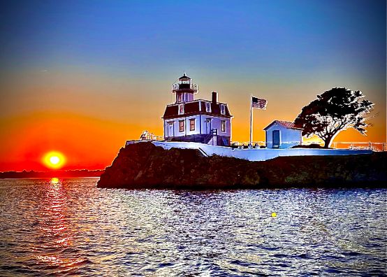 POMHAM ROCKS LIGHTHOUSE