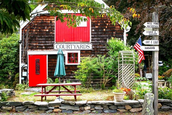 TIVERTON FOUR CORNERS