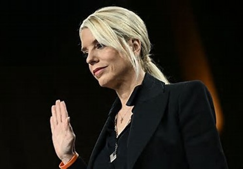 BONDI LOBS LIES AT WHITEHOUSE